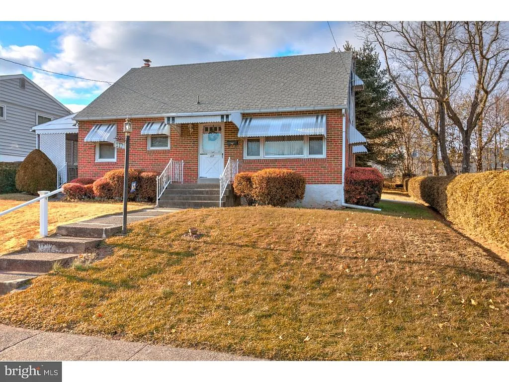 117 E Vine St photo 1