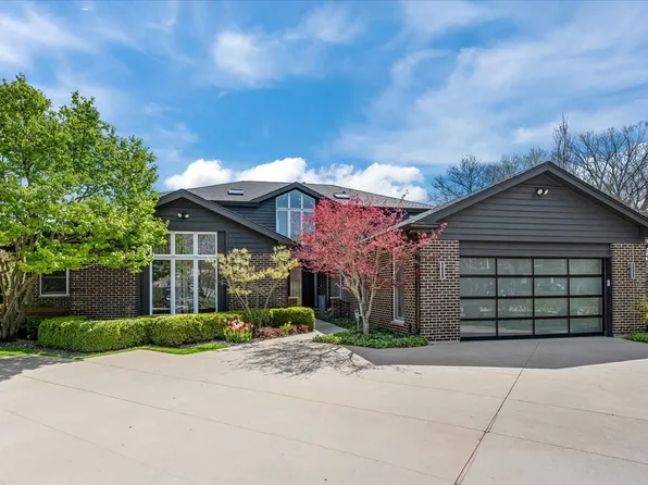 1755 Overland Trl, Deerfield, IL 60015