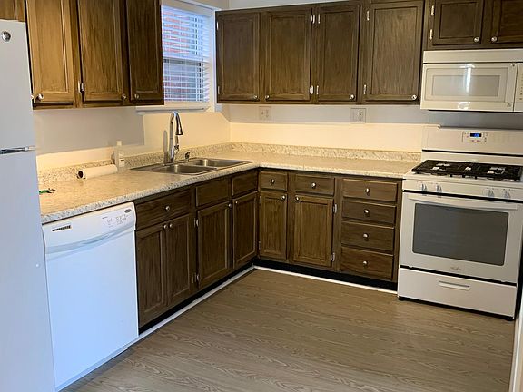 3rd image of 4274 Ellenwood Ave