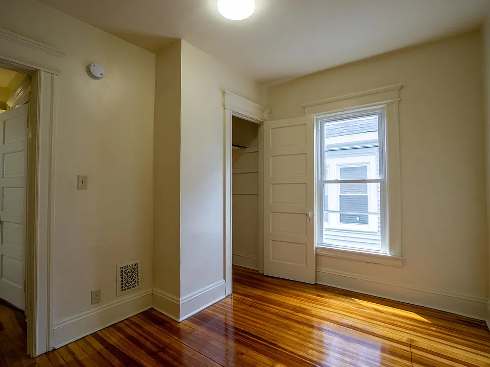 833 Sumner Ave #2
