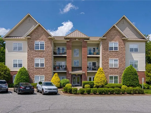 6801 Hanesbrook Cir #104, Clemmons, NC 27012