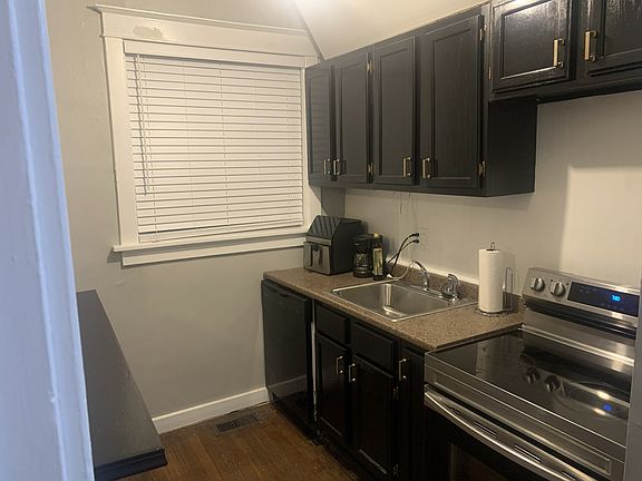 3rd image of 4522-4524 Cleveland Ave #1F