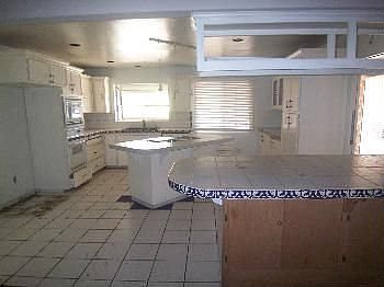 3rd image of 2719 E Simpson Ave