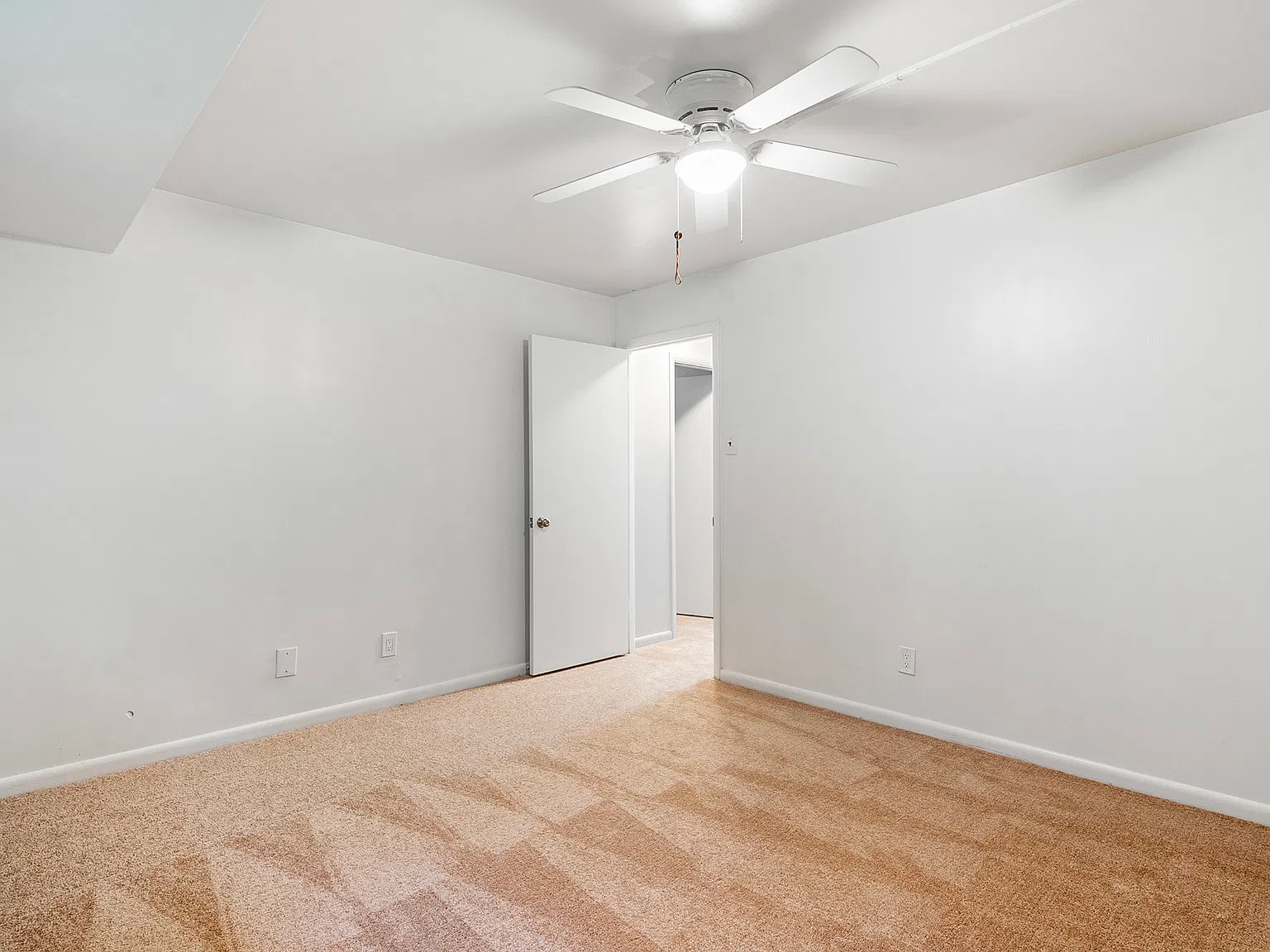 2 bed, 1124 sqft, $1,850 — Photo 2