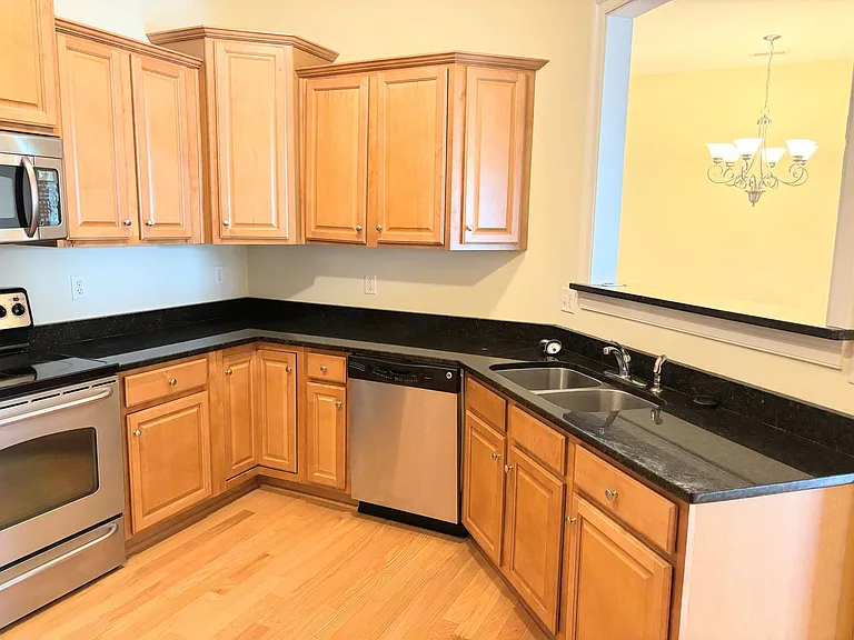 5215 Center St #402 — Photo 9