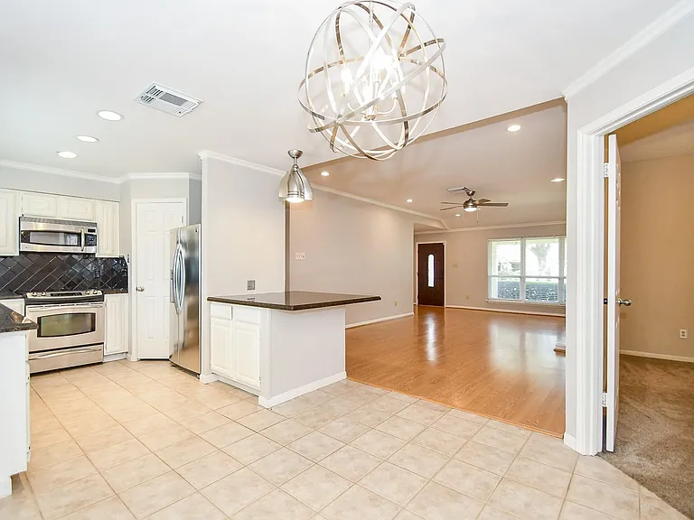 3402 Hidden Creek Dr — Photo 7