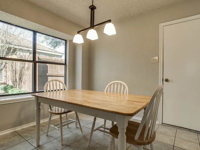 1305 Chicota Dr — Photo 22