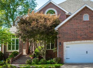 1074 E Gaslight Dr, Springfield, MO 65810