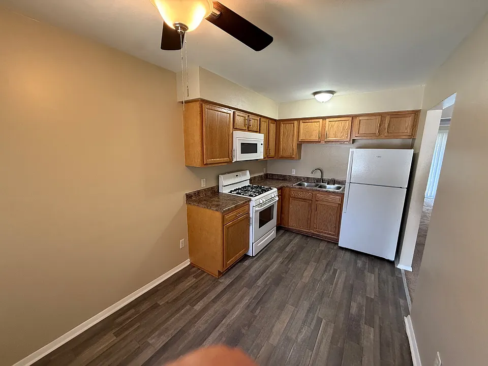 30 S Dorcas Rd #3