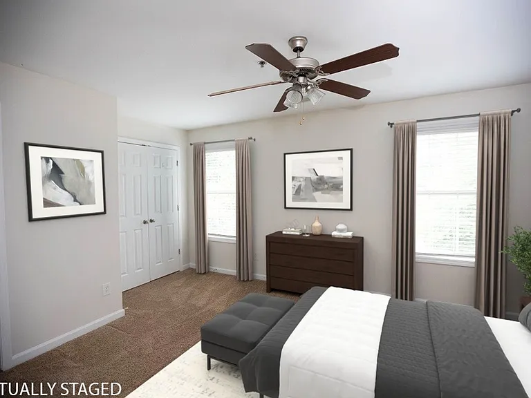 SOUTH HAMPTON TERRACE — Photo 45