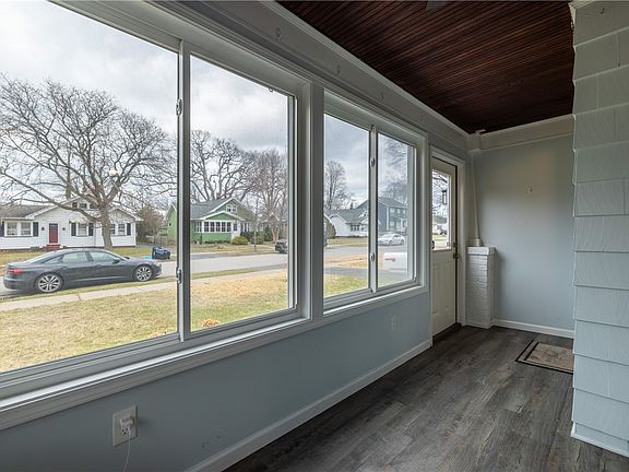 3rd image of 85 Hartsdale Rd