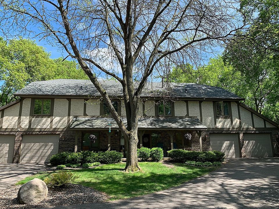 Gorgeous, wooded Duplex 