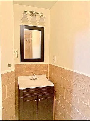 5th image of 205 Lexington Ave #2
