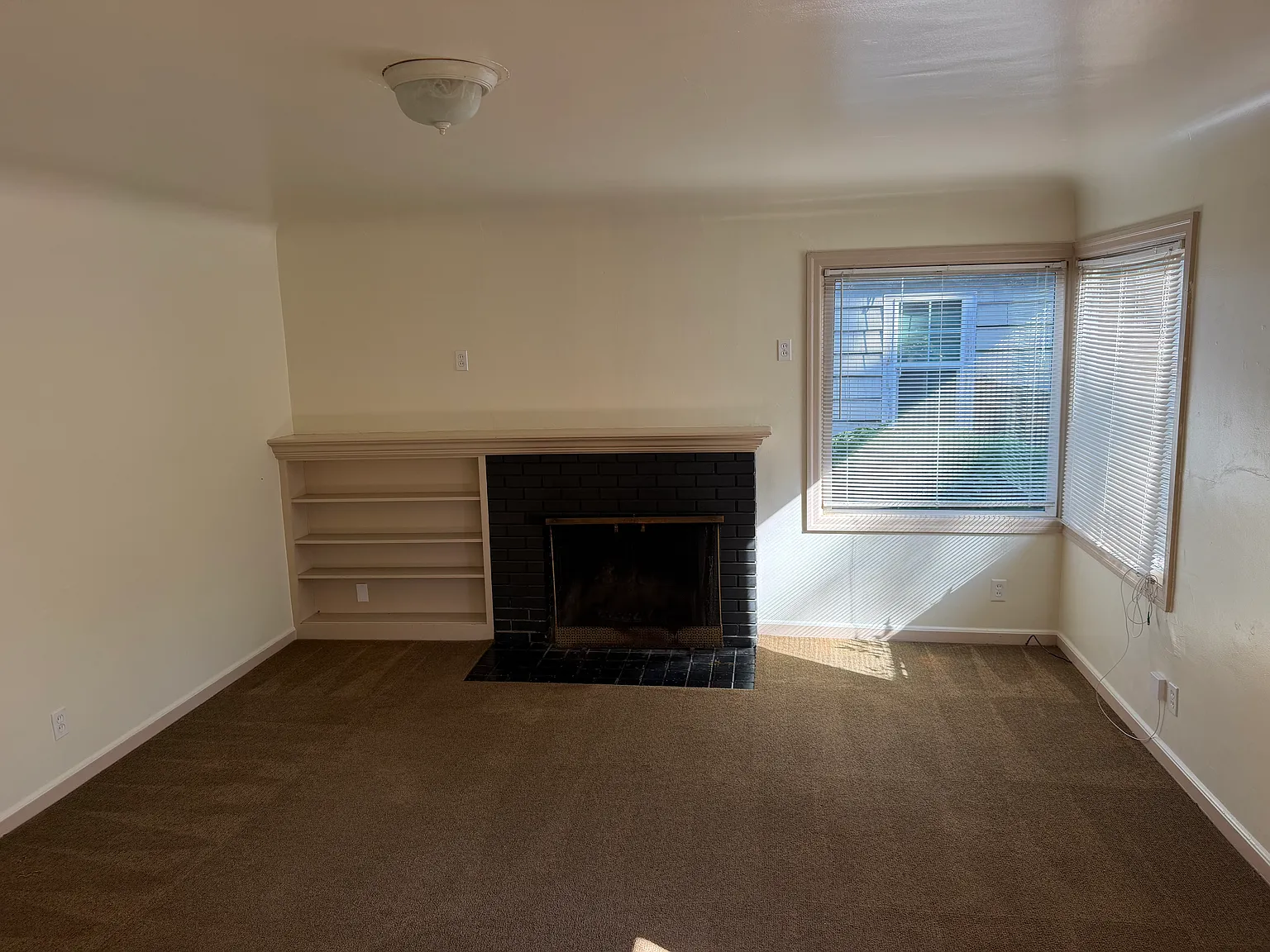 3 bed, 1608 sqft, $2,350 — Photo 3