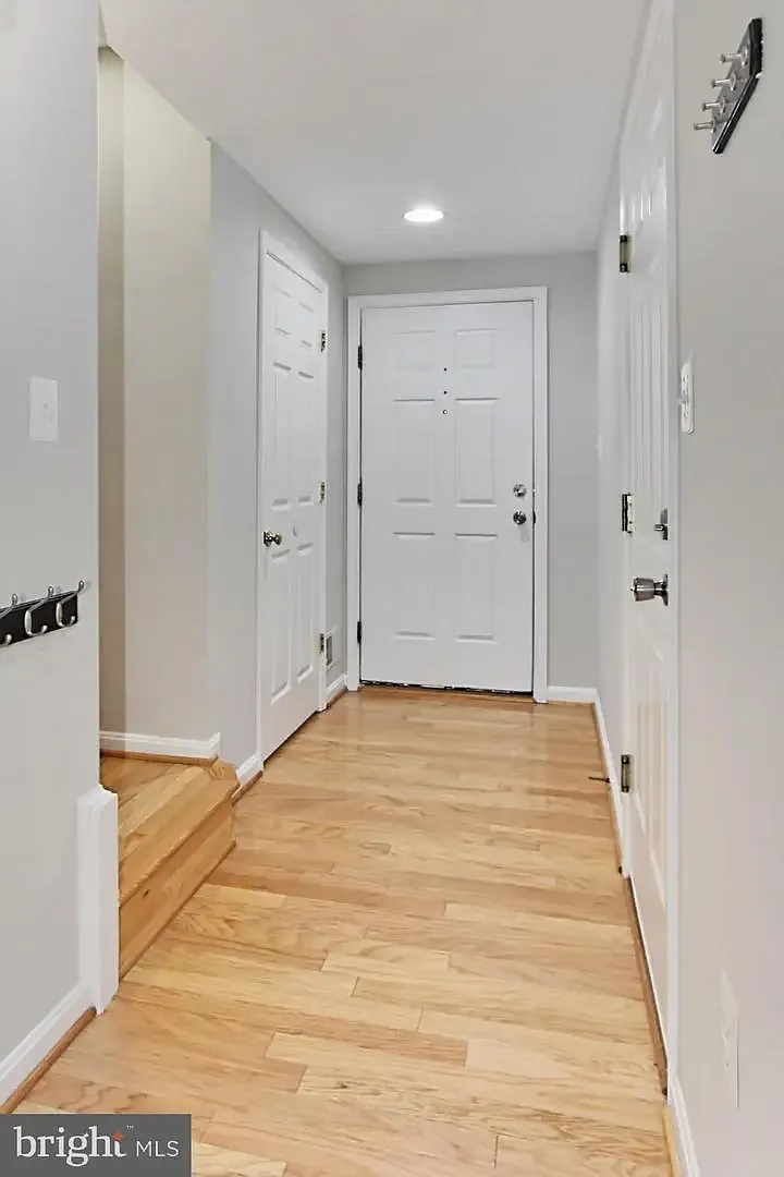 3 bed, 1826 sqft, $3,150 — Photo 2