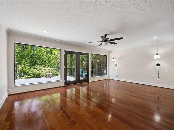 4th image of 6 Gessner Rd