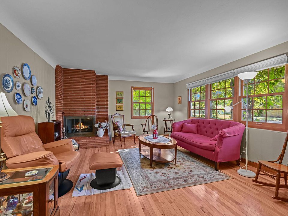 1st image of 1455 Shryer Ave W