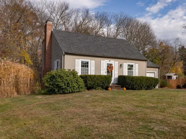 7 Walnut Avenue, North Hampton, NH 03862