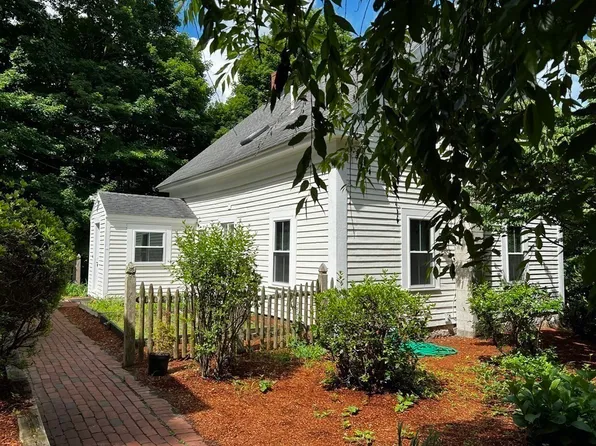 375 Main St, Norfolk, MA 02056