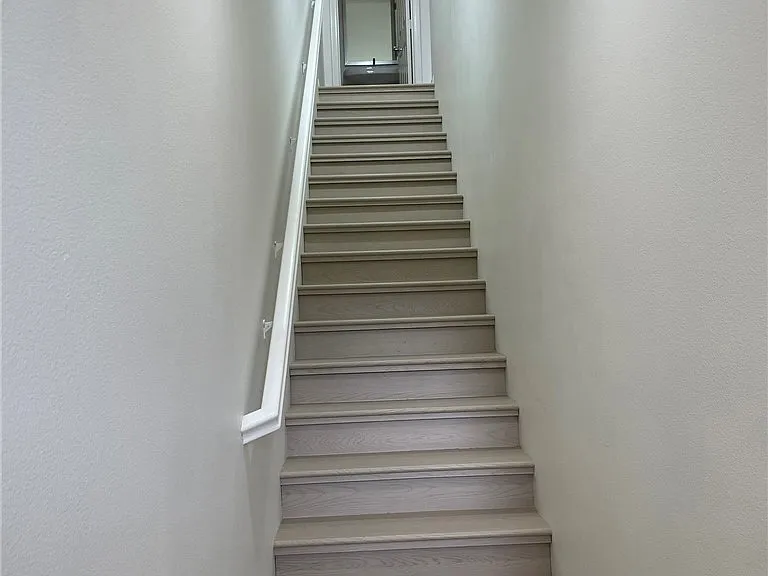 810 E Promenade #C — Photo 8