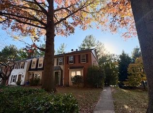 20501 Strath Haven Dr, Montgomery Village, MD 20886