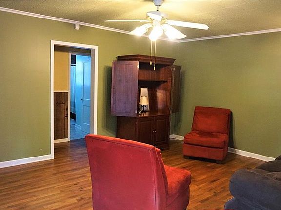 4th image of 2604 Aster St