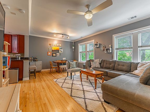 5th image of 4023 N Mozart St Unit 3