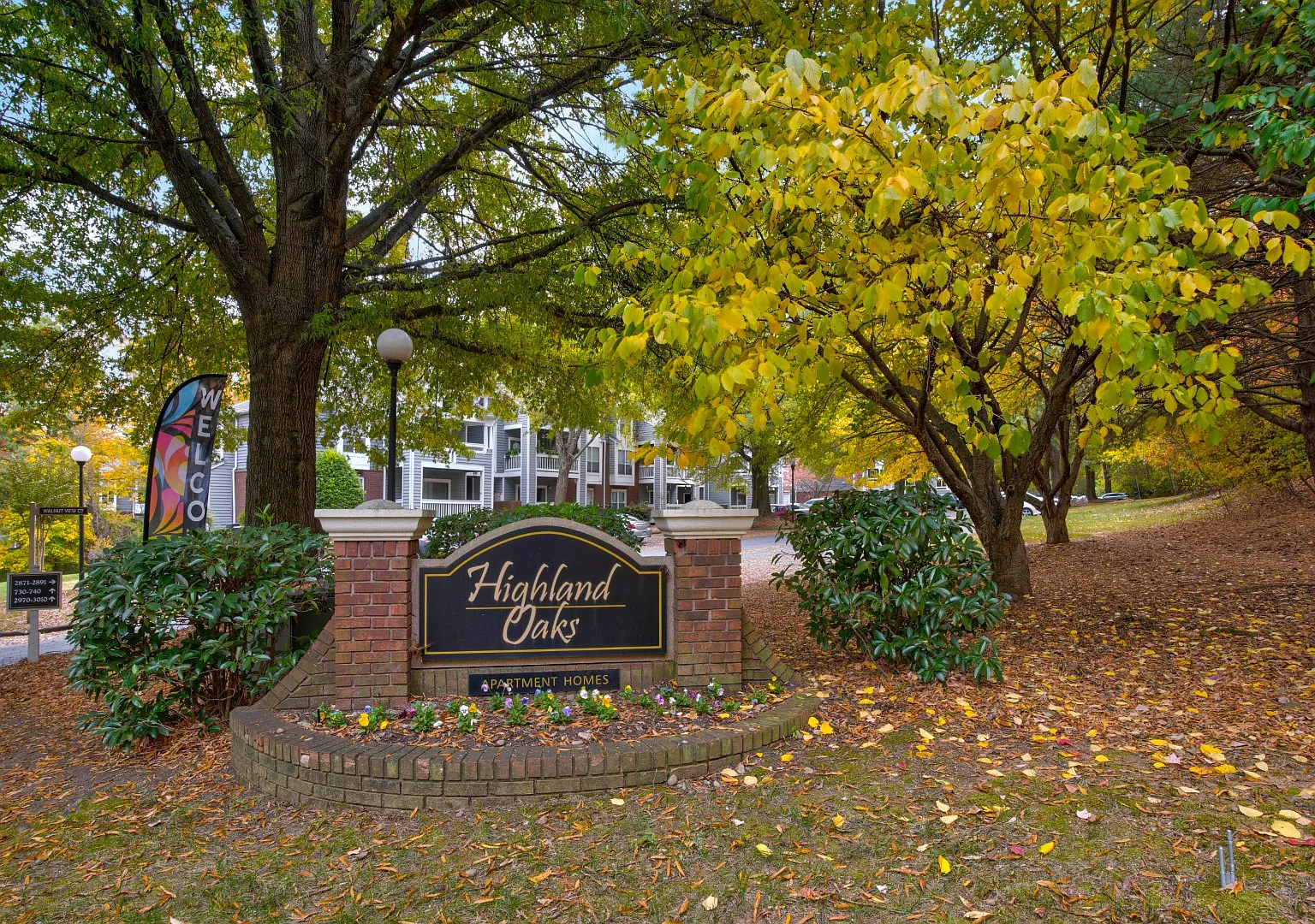 Highland Oaks — Photo 1