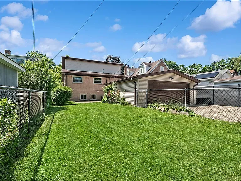 5832 Capulina Ave — Photo 24