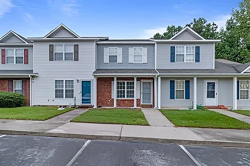 305 Meadowbrook Ln Photo 1