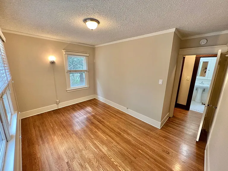 366 Carroll Park East — Photo 10