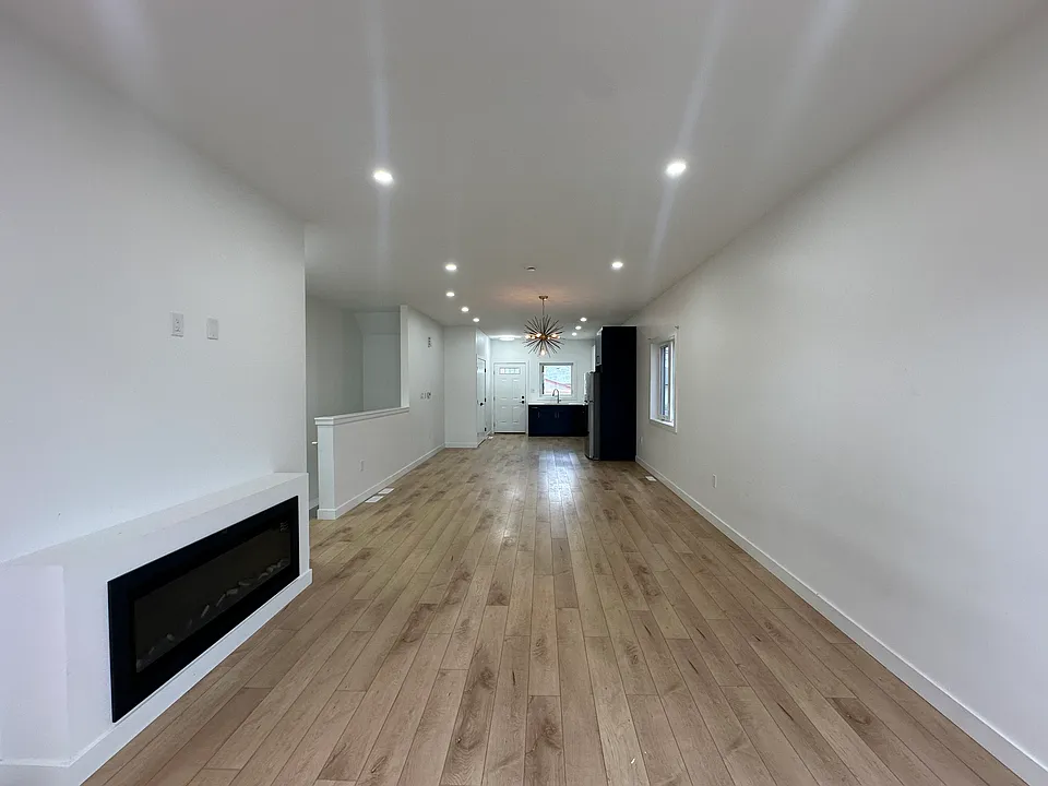750 Moncton Ave