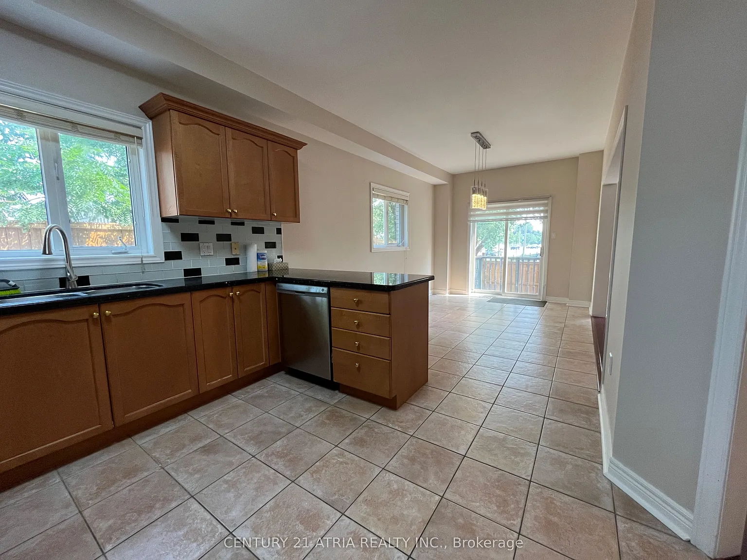 4 bed, $3,600 — Photo 4