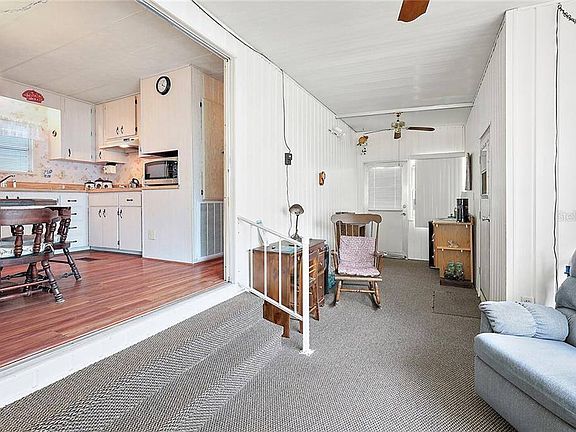 5th image of 1006 Nell Way