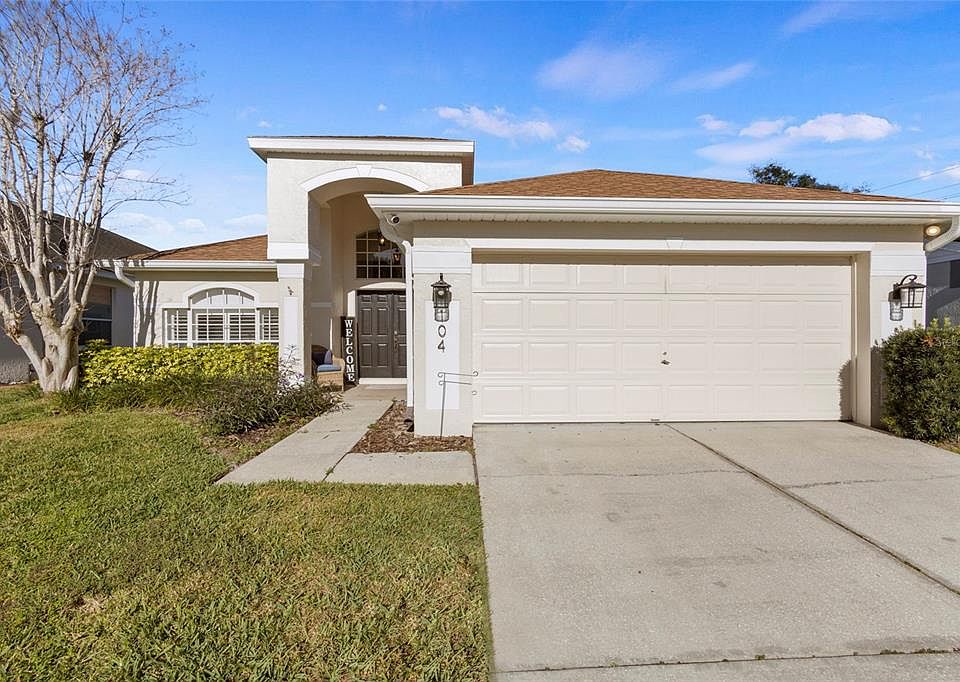 1st image of 104 Woodleaf Dr