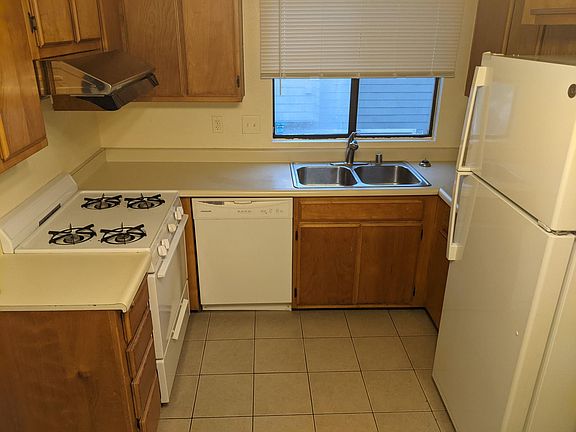 2nd image of 491 Norfolk Dr