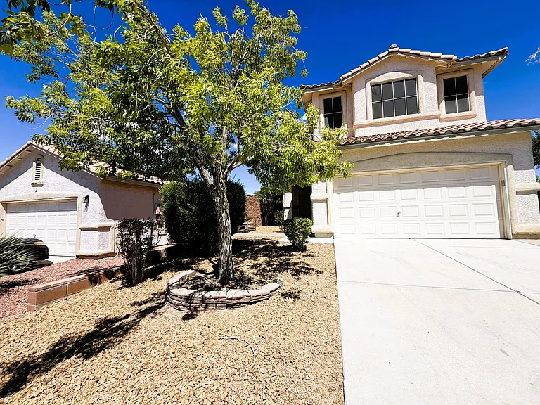 2424 Predera Ave — Photo 3