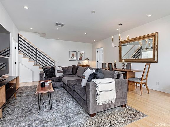 3rd image of 8611 Rosewood Ave