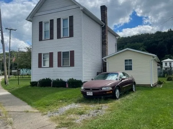 140 Deersville Ave, Uhrichsville, OH 44683
