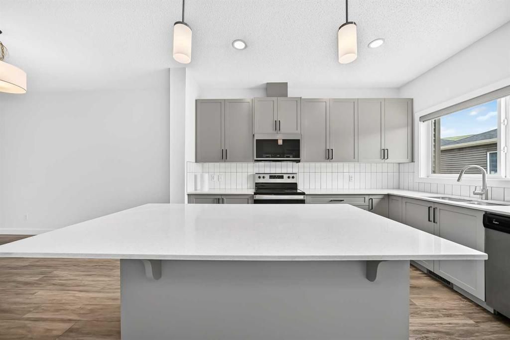 339 E Wolf Creek Way SE, Calgary, AB - View 4