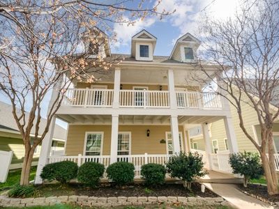 1104 King George Ln, Aubrey, TX, 76227