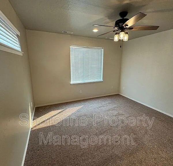 511 Diamond Lake St — Photo 34