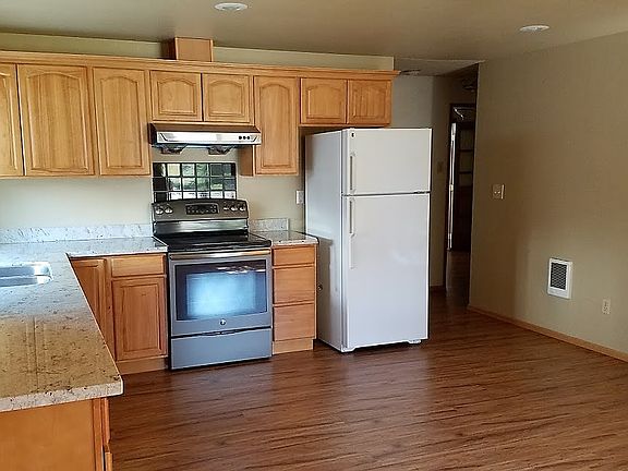 5th image of 5507 83rd Ave W