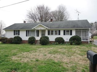 732 Coolidge St, Yadkinville, NC 27055