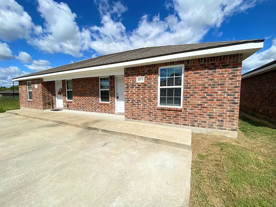 899 Hampton Ln