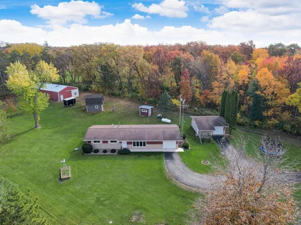 N3302 Highway 22, Poynette, WI 53955