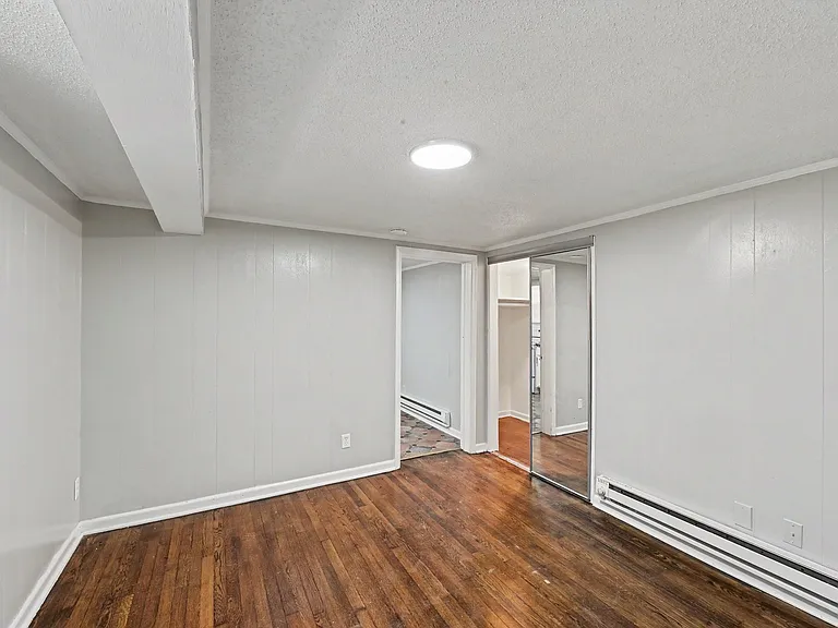 4220 Harrison St — Photo 3