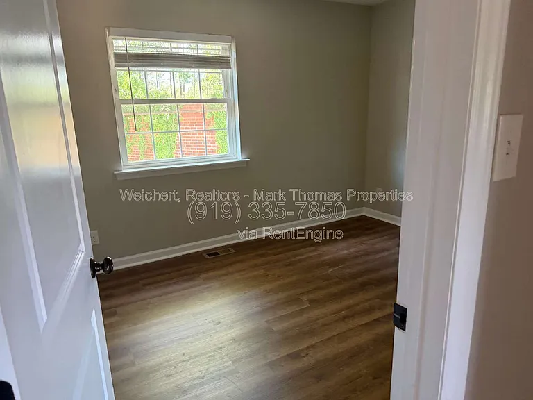 208 Bridgefield Pl — Photo 9