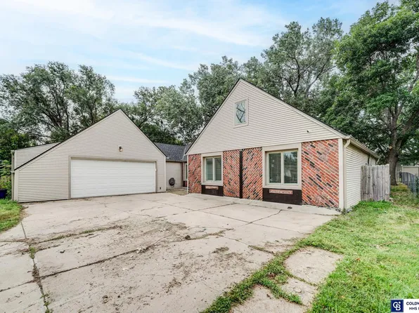 535 W Keating Cir, Lincoln, NE 68521