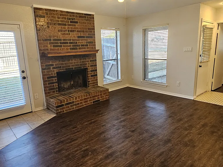 2821 Shady Grove Dr — Photo 15